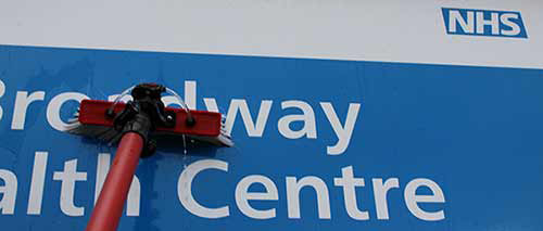 sign cleaning